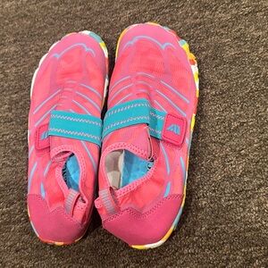 EUC! Merence Pink womens 6.5 water sandals Shoes Sz 37